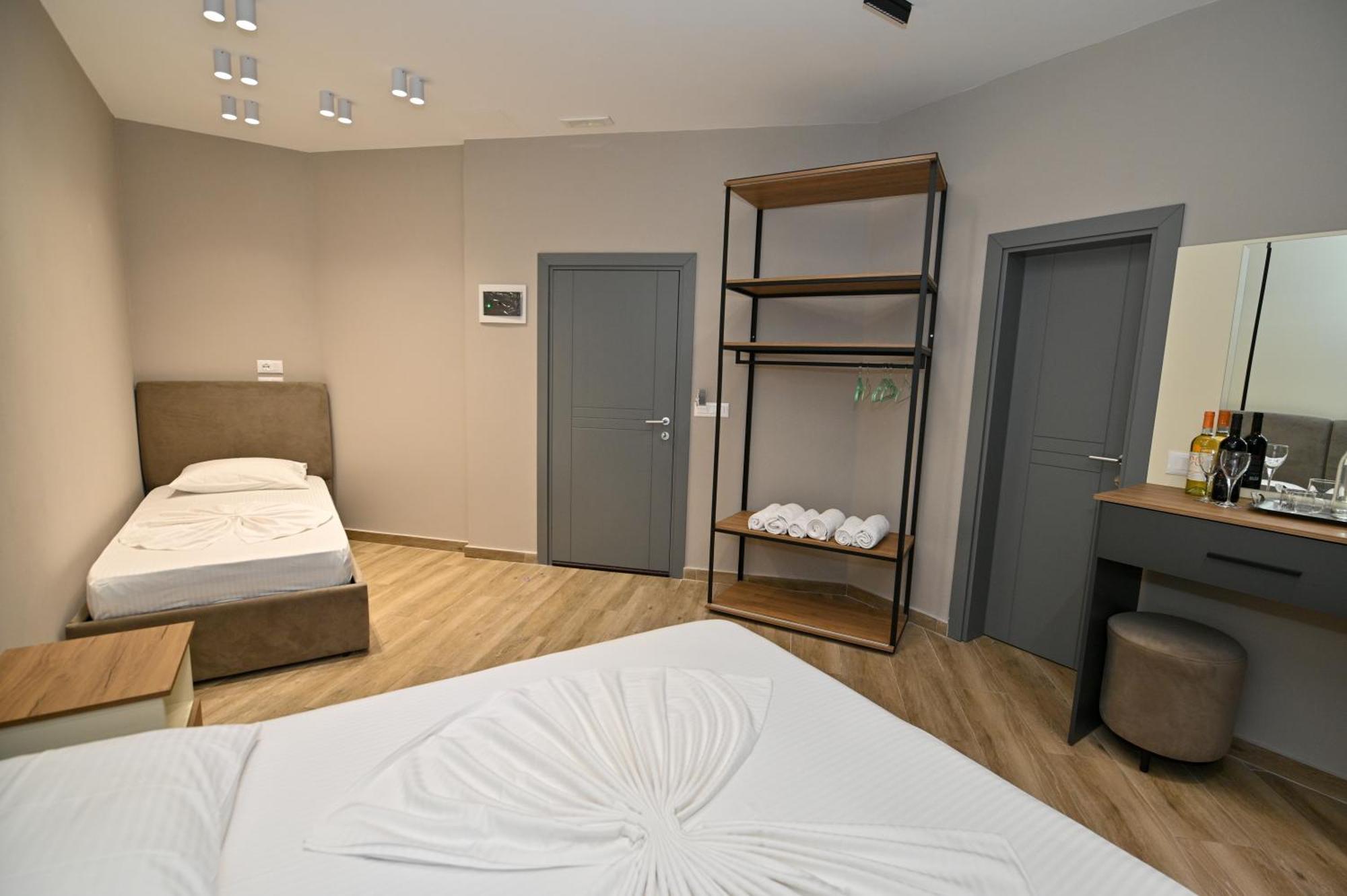 Monduro Hotel Дуррес Номер фото