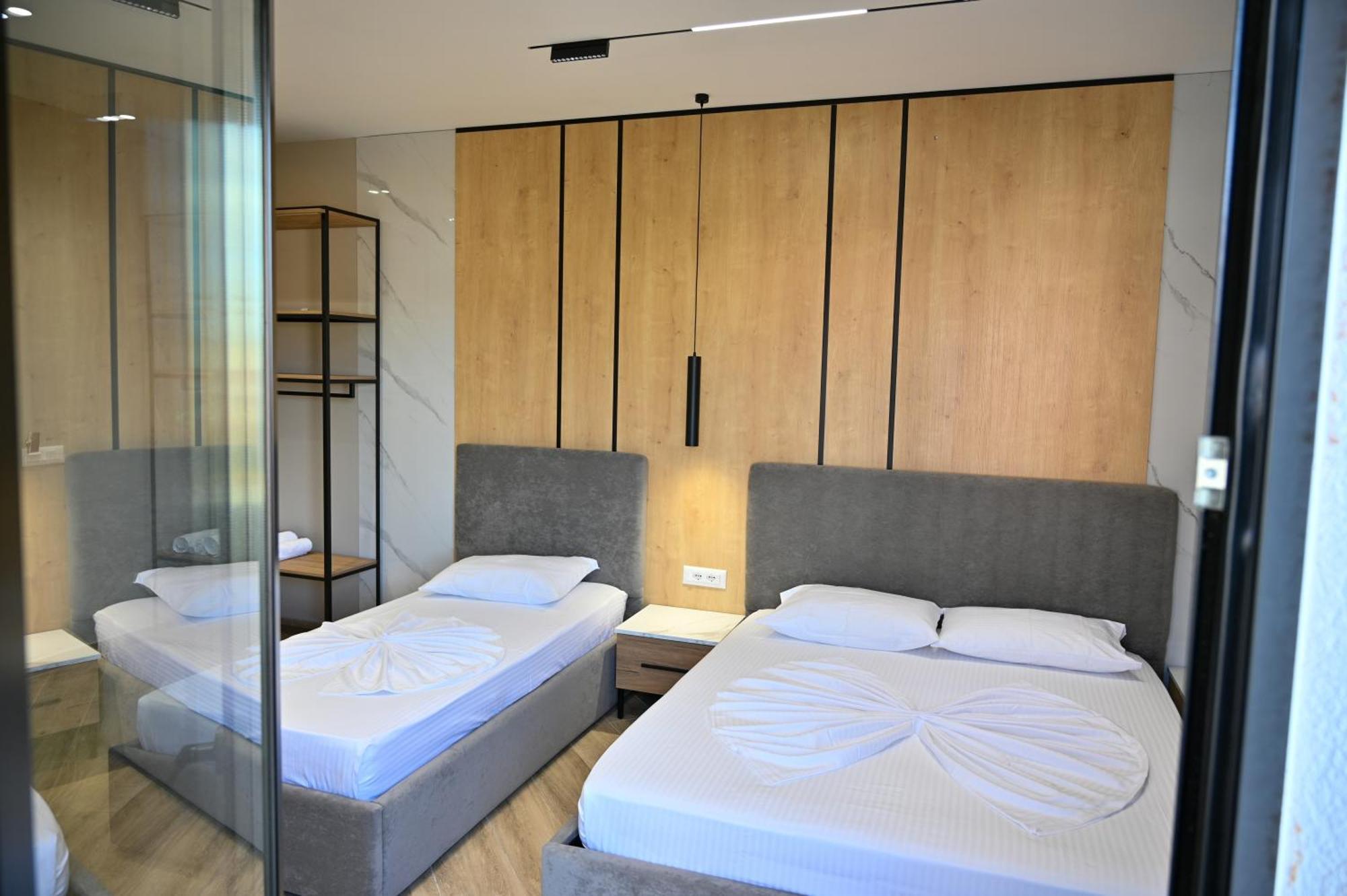 Monduro Hotel Дуррес Экстерьер фото