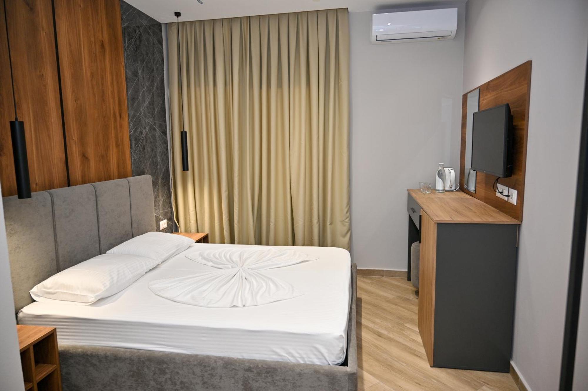 Monduro Hotel Дуррес Экстерьер фото