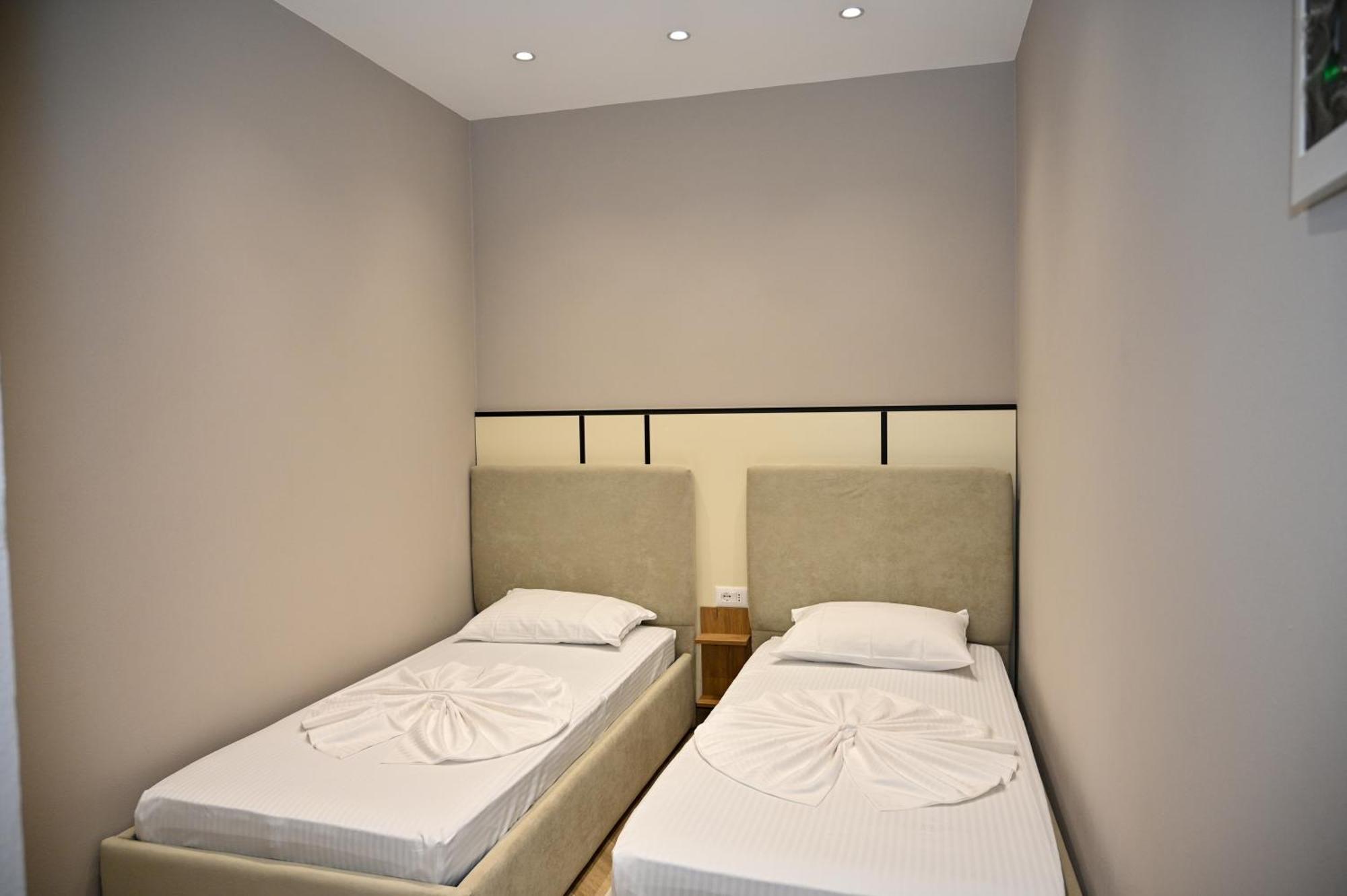 Monduro Hotel Дуррес Номер фото