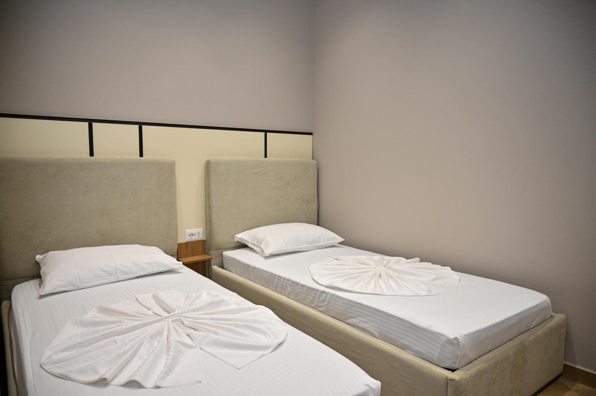 Monduro Hotel Дуррес Номер фото