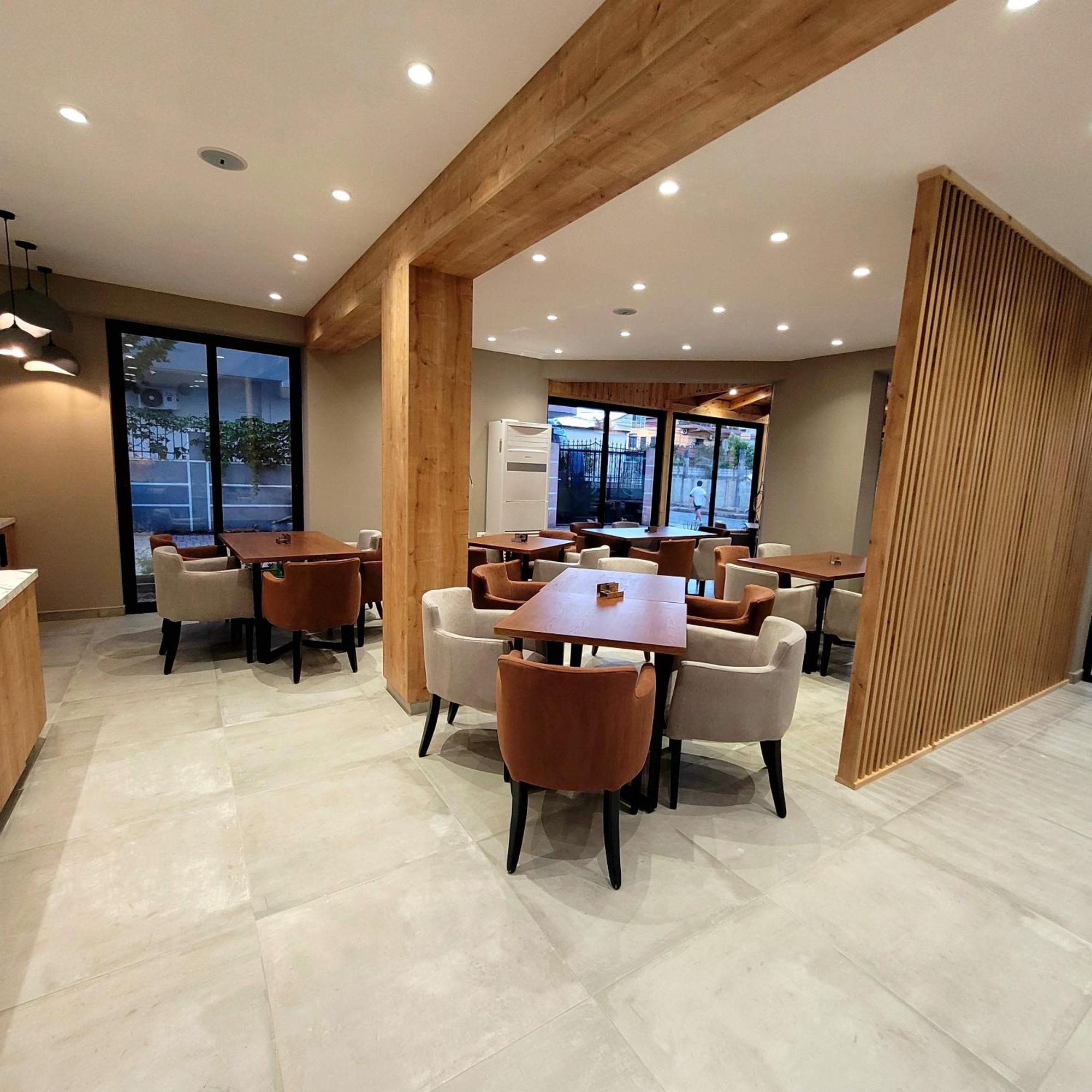 Monduro Hotel Дуррес Экстерьер фото